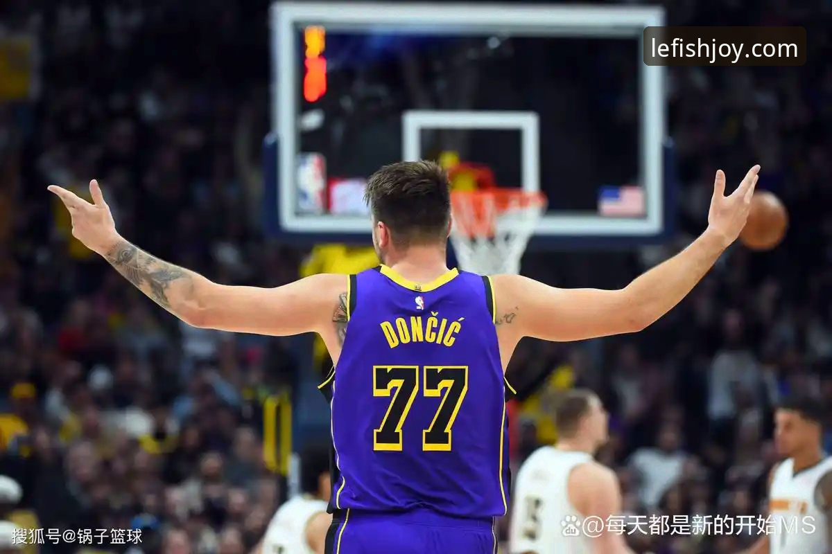 东契奇43分引领湖人进攻风暴：一场高得分对决的战术与数据深度解析